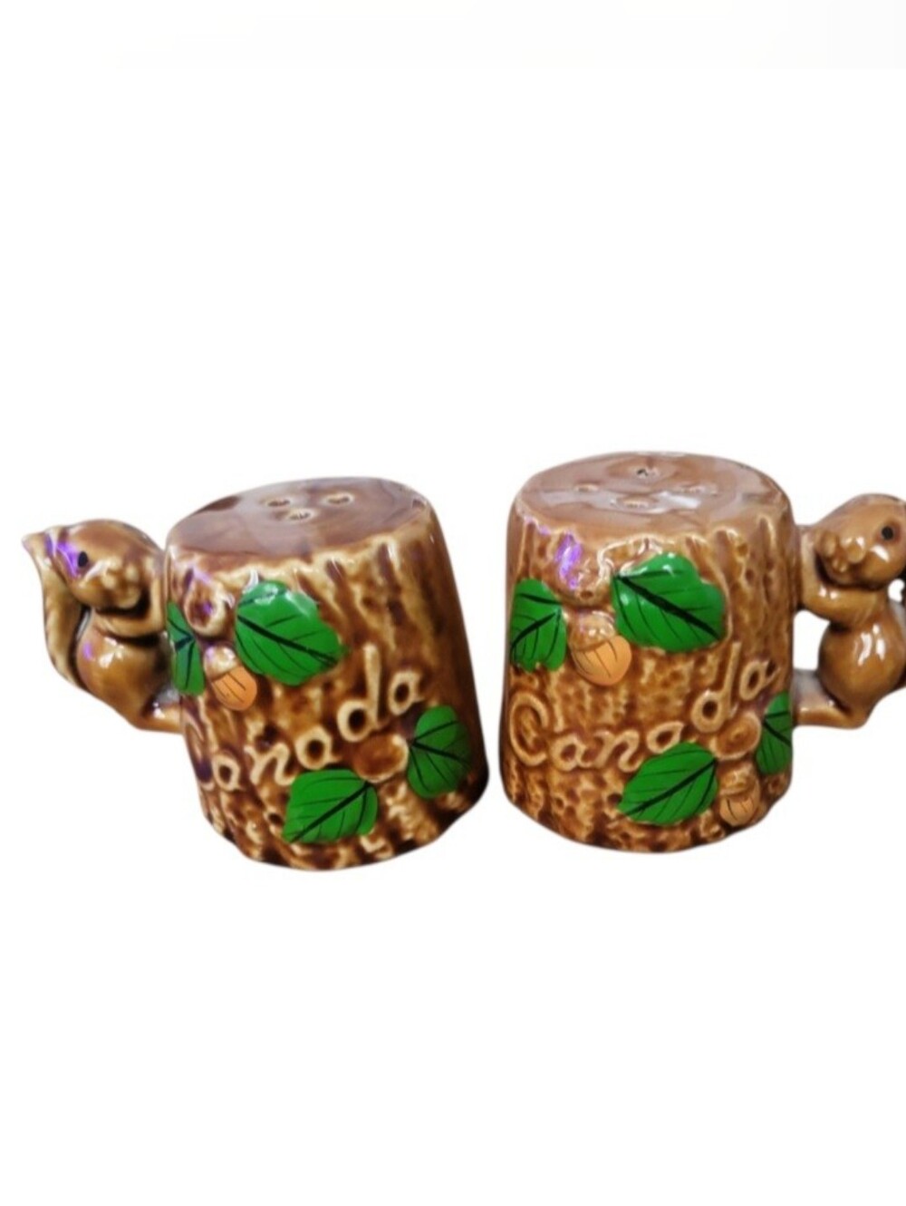 Vintage Squirrel Acorn Tree Stump Canada Souvenir Pottery Salt & Pepper Shakers